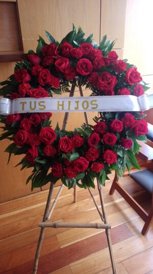 Corona fúnebre de rosas rojas  R16